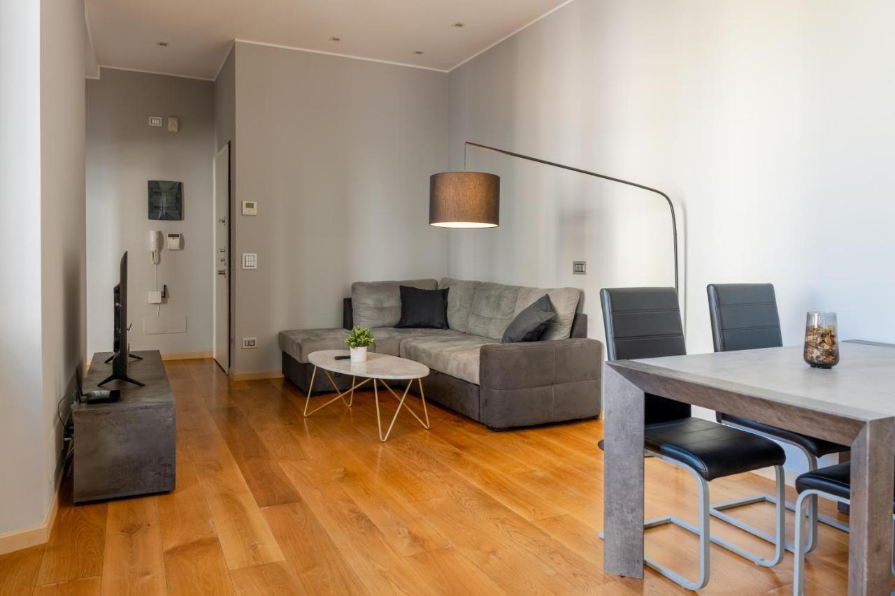 5 Min Duomo Luxury Home In Brera Design District Milano Eksteriør billede